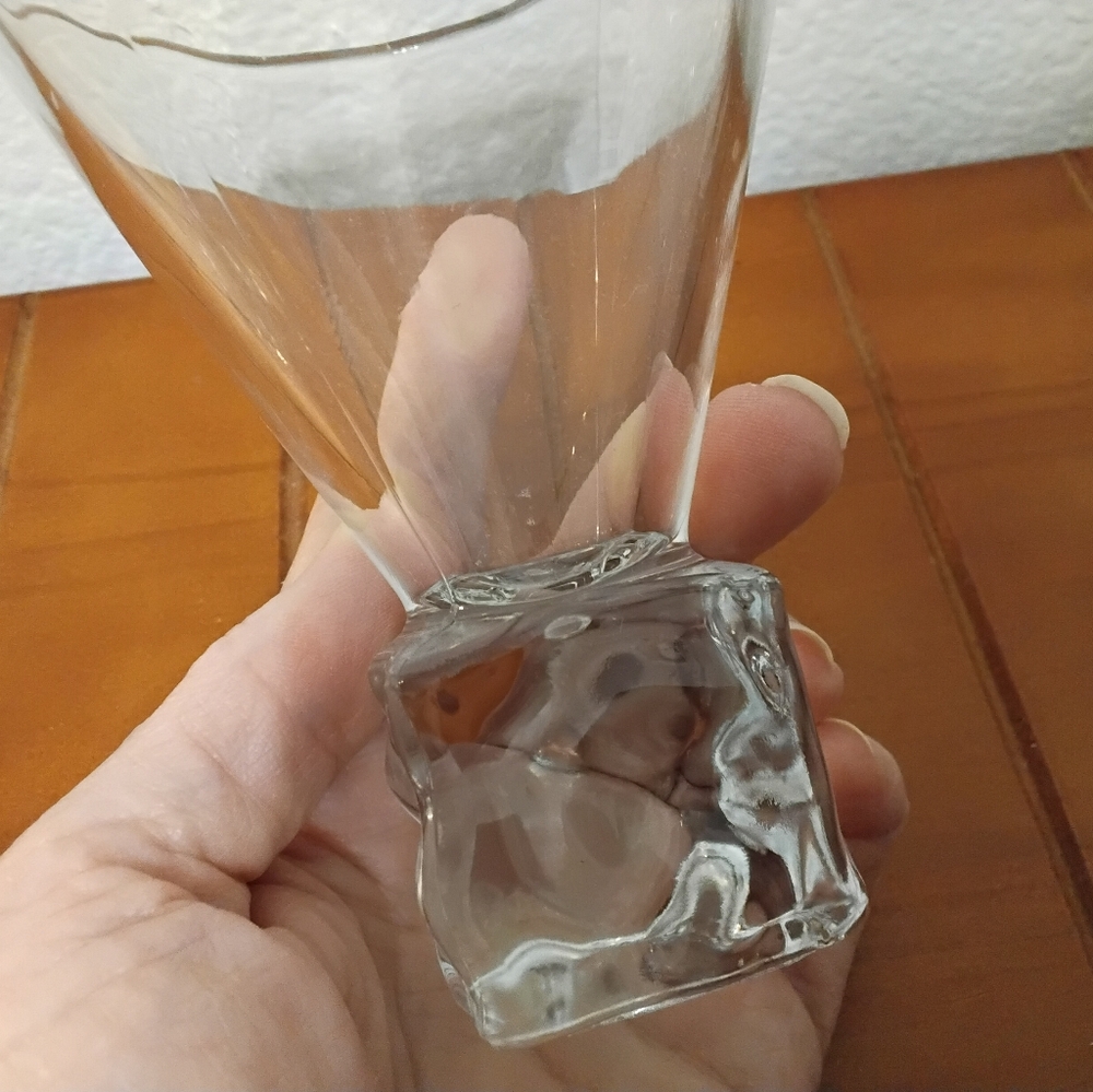 Set of 2 Vintage Disaronno Clear Glass Ice Cube Base Martini Glasses - Picture 7 of 12